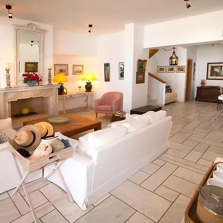 Kasteli Villas מאסורי
