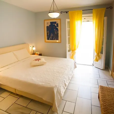 Kasteli Villas *