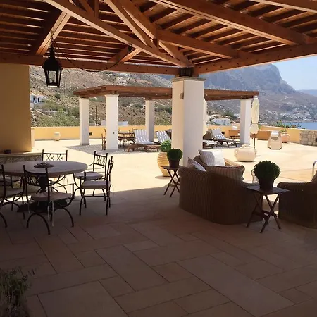 Kasteli Villas מאסורי