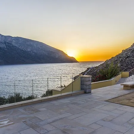 Kasteli Villas *