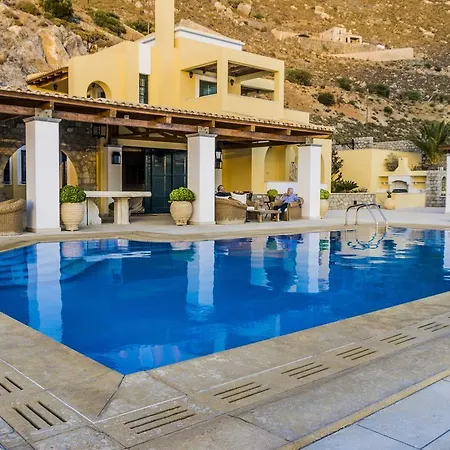 Kasteli Villas בית נופש *