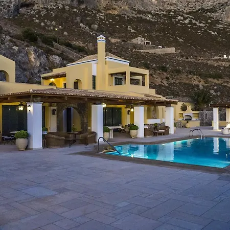 Kasteli Villas מאסורי